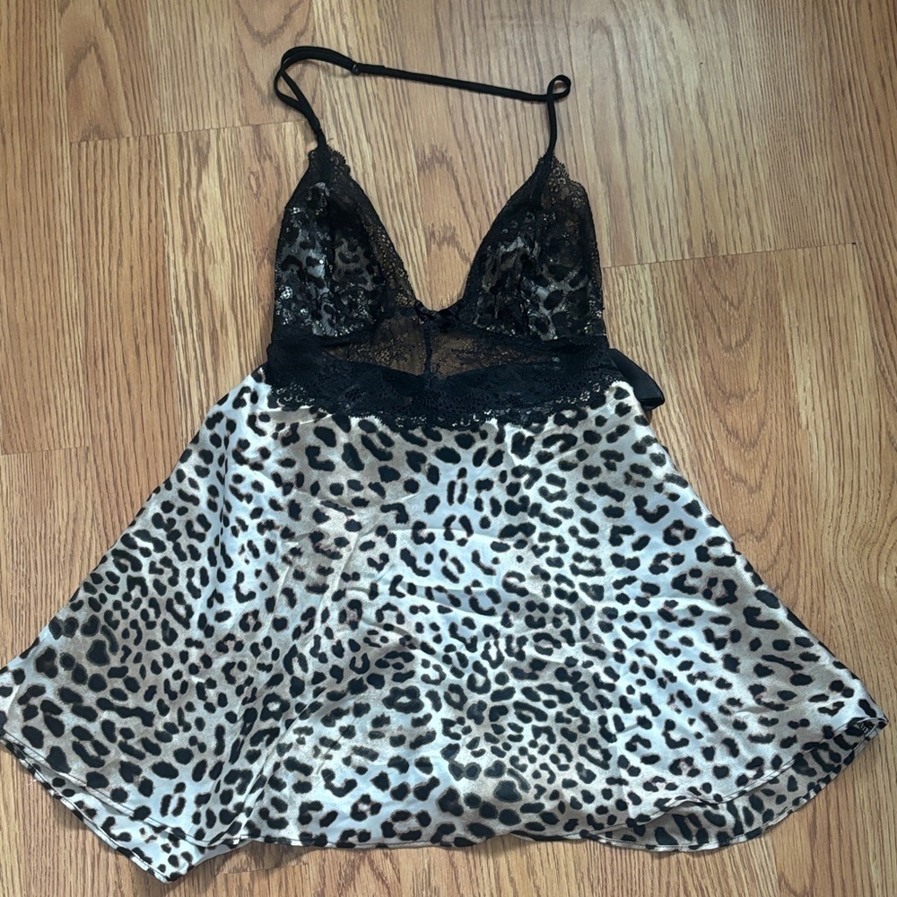 2013 Victoria’s secret leopard print lingerie top M